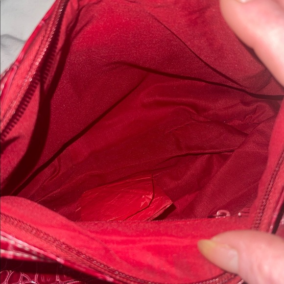 GLO Red Crocodile-Embossed Shoulder Bag - Picture 6 of 13